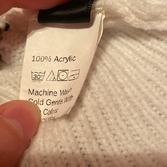 Lightning Pattern Distressed Sweater - Picture 7 of 7